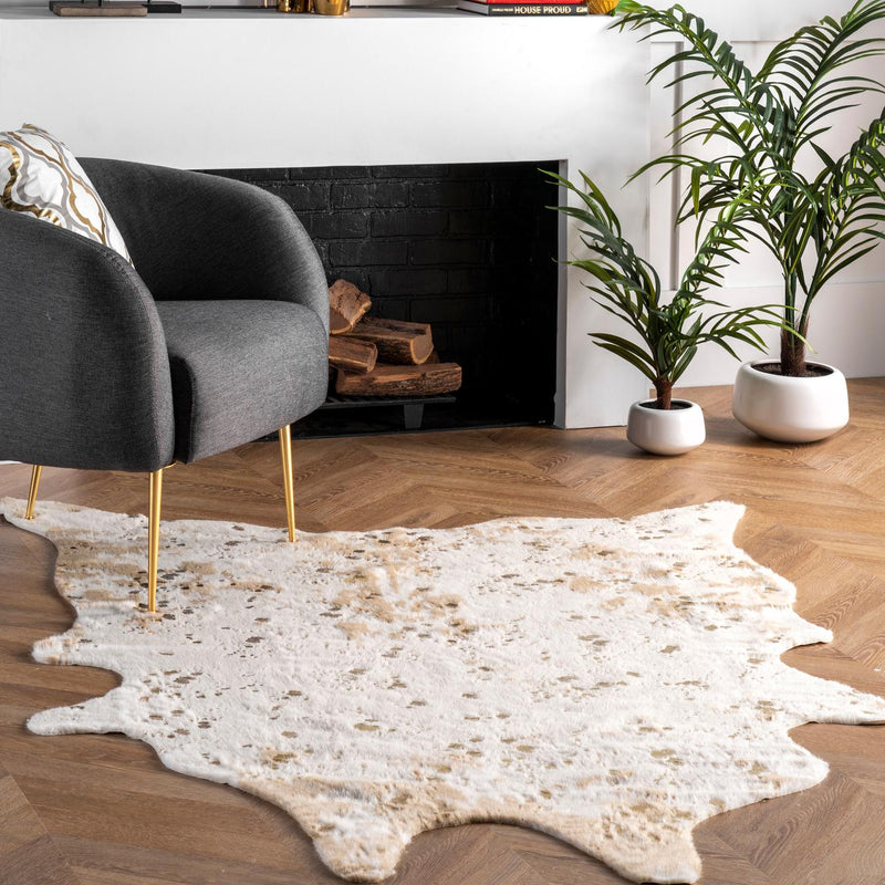 nuLOOM Iraida Faux Cowhide Area Rug