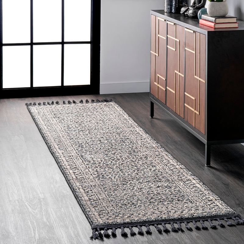 nuLOOM Claudia Diamond Tassel Area Rug