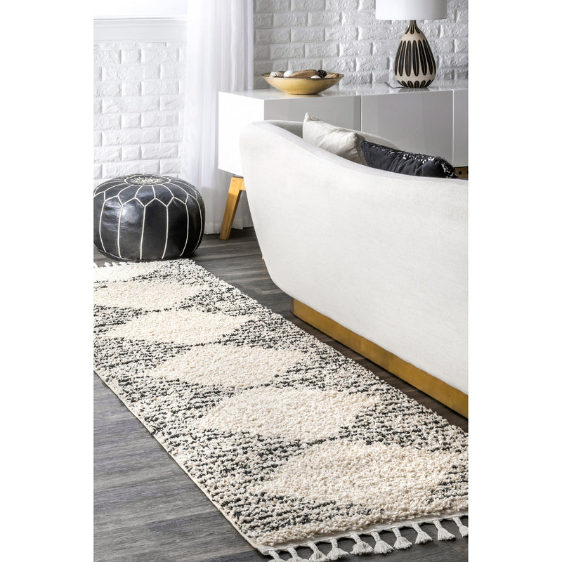 nuLOOM Bria Moroccan Diamond Tassel Area Rug