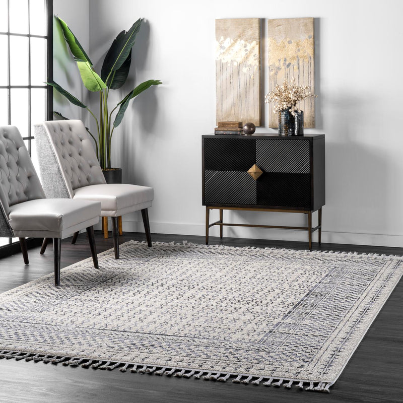 nuLOOM Claudia Diamond Tassel Area Rug