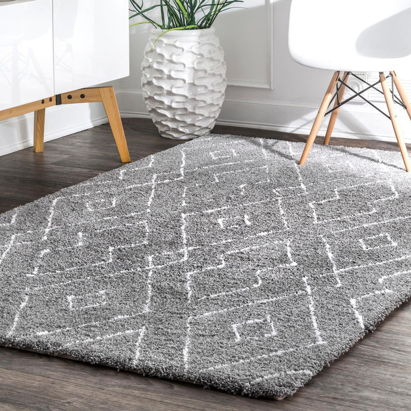 nuLOOM Hand Tufted Beaulah Shaggy Area Rug