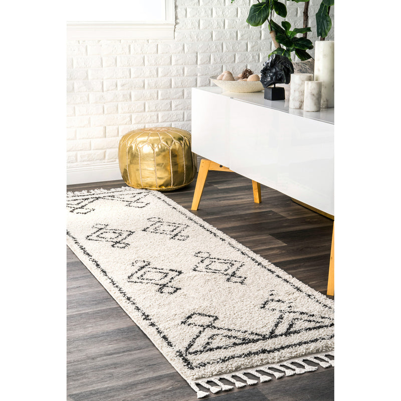 nuLOOM Mackie Moroccan Diamond Tassel Area Rug