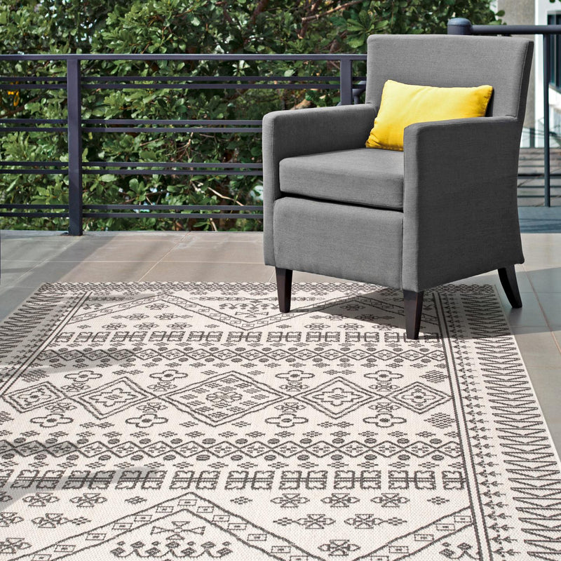 nuLOOM Kandace Outdoor Area Rug