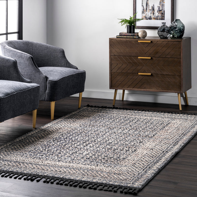 nuLOOM Claudia Diamond Tassel Area Rug