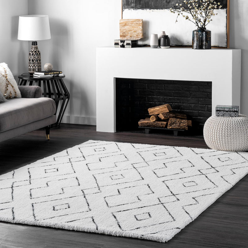 nuLOOM Hand Tufted Beaulah Shaggy Area Rug