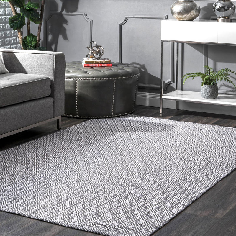 nuLOOM Hand Loomed Lorretta Area Rug