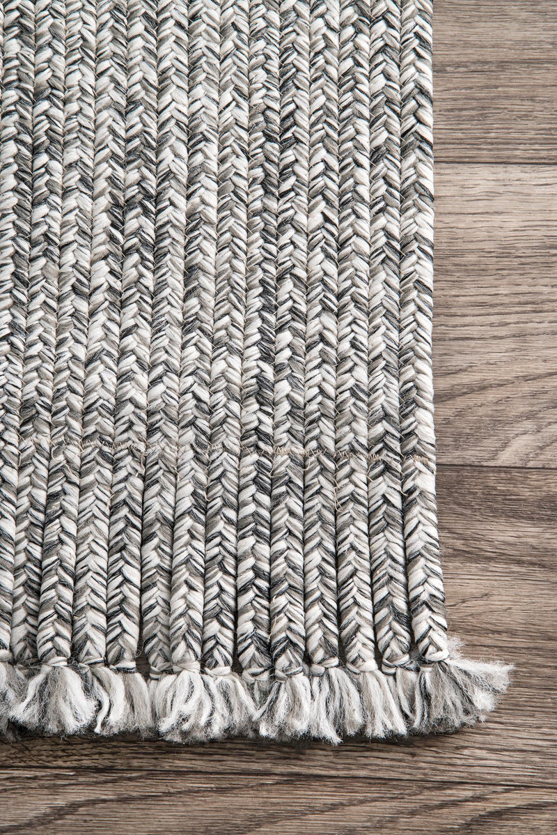 nuLOOM Braided Courtney Tassel Indoor/Outdoor Area Rug