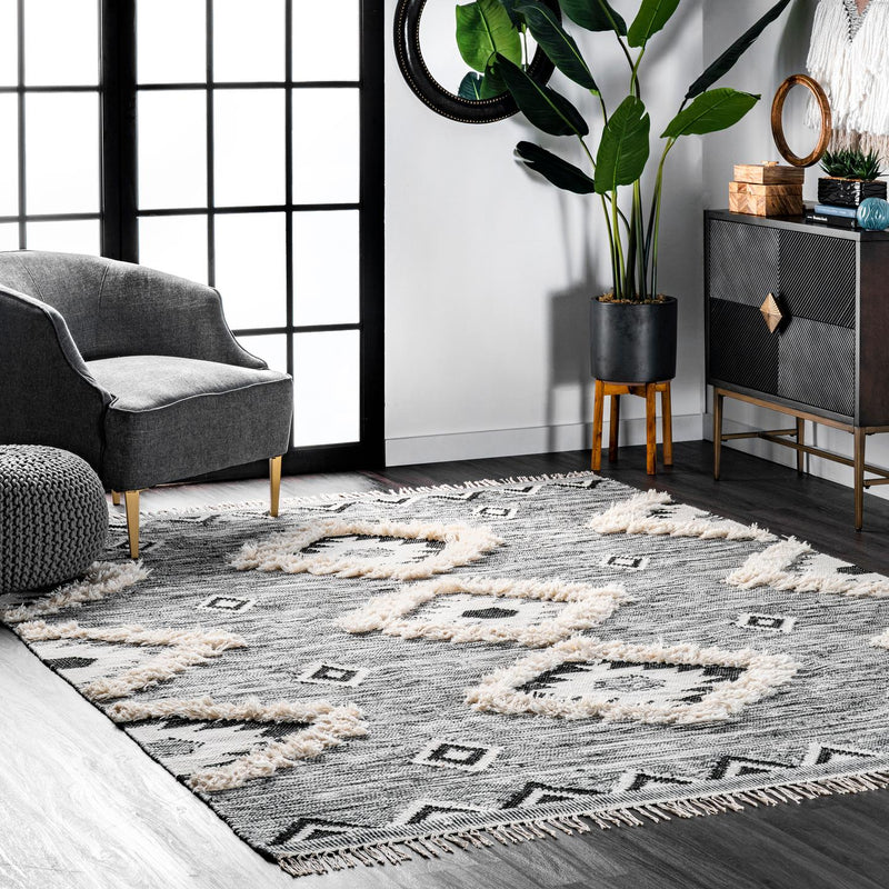 nuLOOM Savannah Moroccan Fringe Textured Wool Area Rug